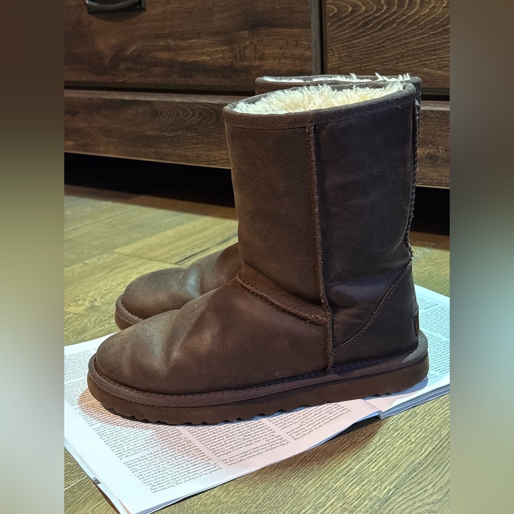 Ugg Australia Classic Oiled Leather Boots In Chestnut Brown Size 7 (EUR 38)